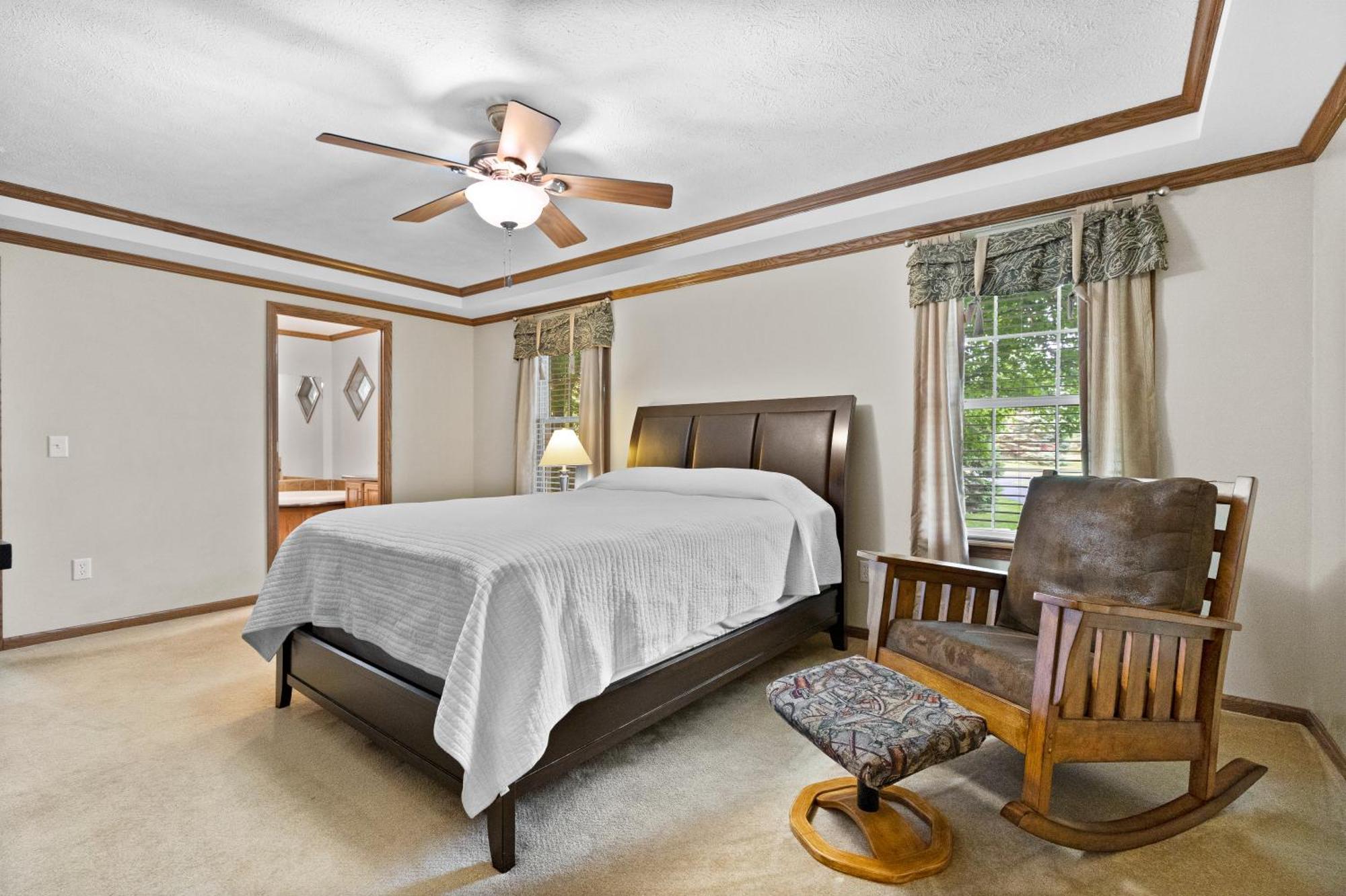 Lakeview On The Lake Hotel