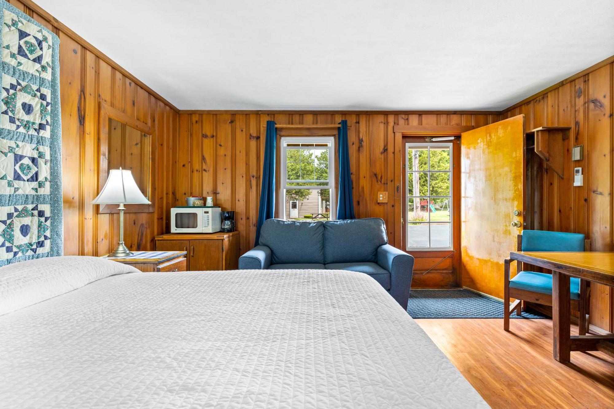 Lakeview On The Lake Hotel 2*