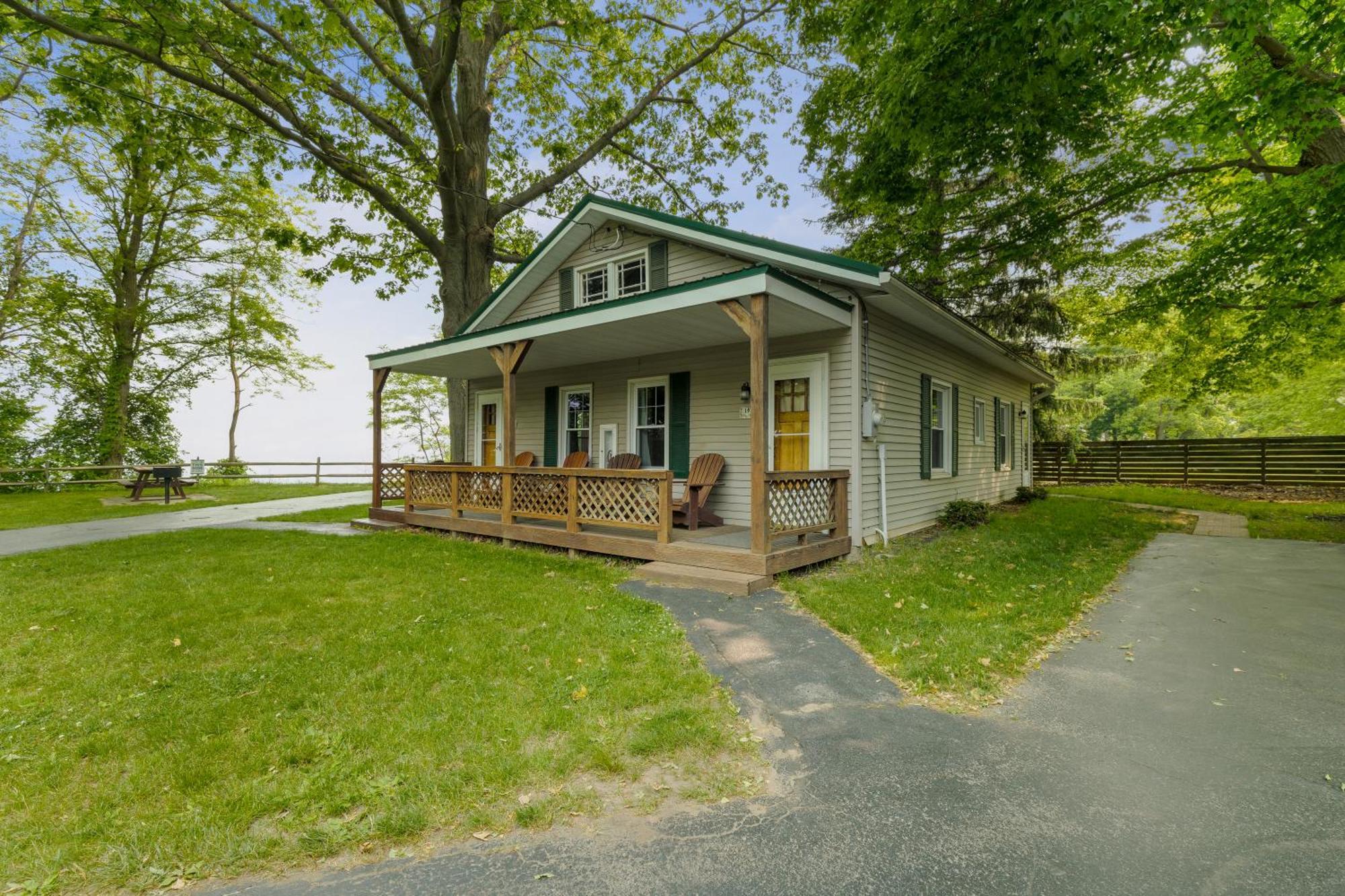 Lakeview On The 2*